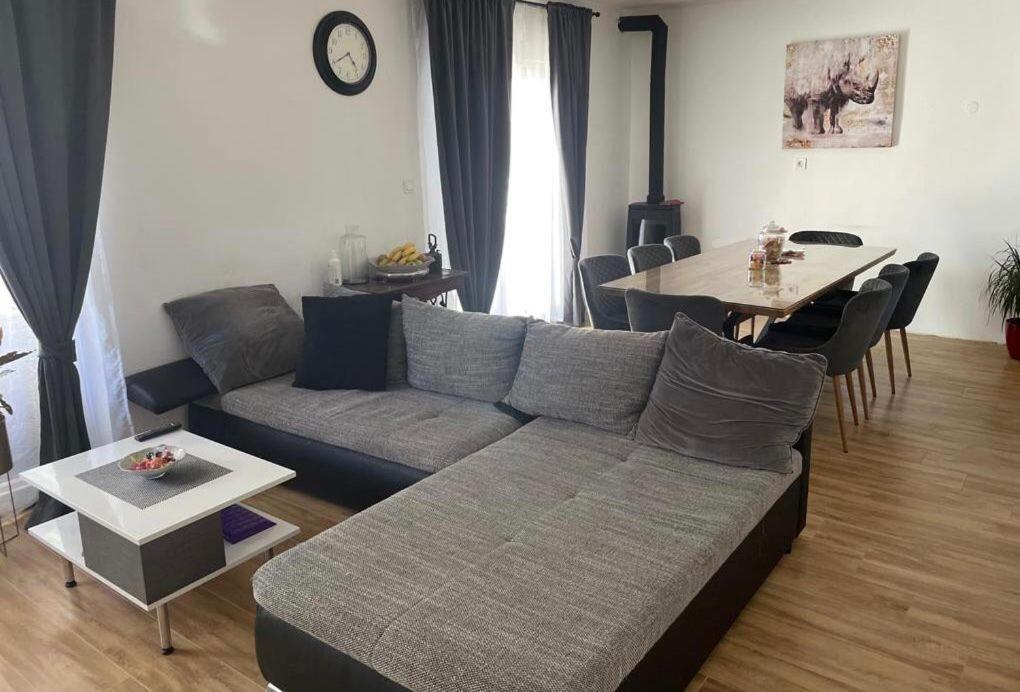 Apartments Martina 迪斯诺 外观 照片